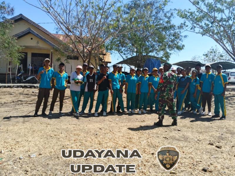 Komsos Babinsa Koramil 1618-06/Bian, Siswa SMA N Pantura Diajak Tepati Waktu dan Jaga Kesehatan