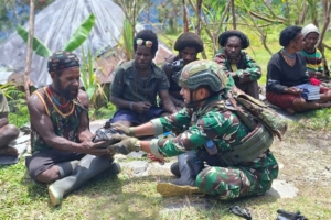 Satgas Yonif 743/PSY Hadirkan Kedamaian Lewat Anjangsana di Kampung Wuyukwi