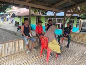 Babinsa Koramil Ende Ajak Warga Desa Aejeti Tingkatkan Kemanunggalan TNI-Rakyat