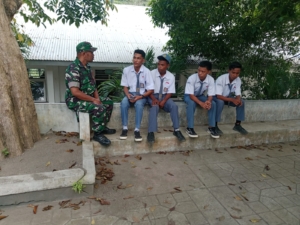 TNI Hadir di Tengah Pelajar, Babinsa Perkuat Sinergi Jaga Kamtibmas Sekolah