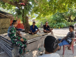 Babinsa Walakaka Ajak Warga Harona Kalla Jaga Kamtibmas