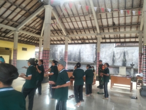 Tingkatkan Kualitas Kesehatan Lansia, Babinsa Bakas Aktif Dampingi Rikkes Dan Senam Lansia