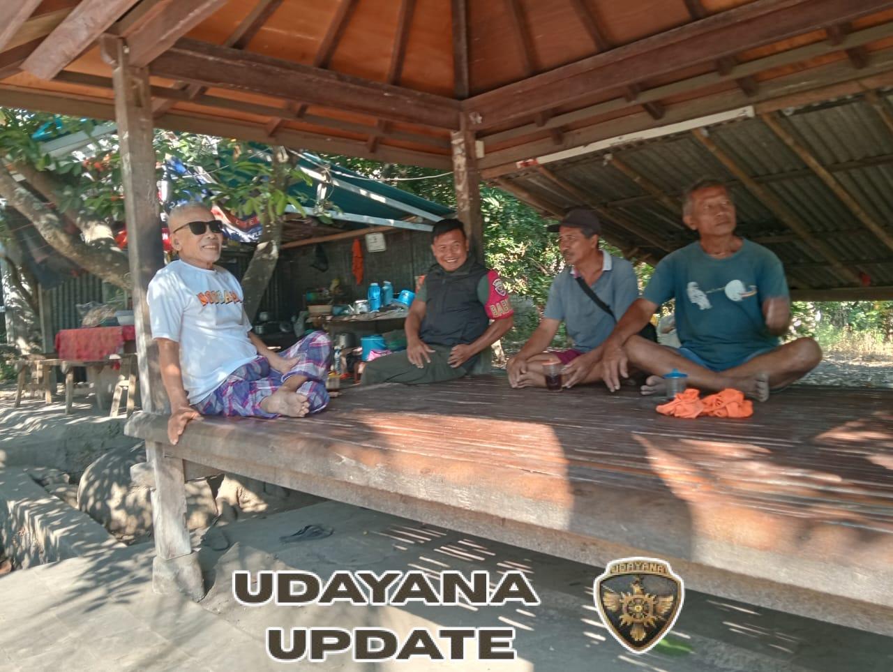 Babinsa Les dan Bhabinkamtibmas melaksanakan komunikasi Sosial untuk mendengarkan aspirasi serta Kebutuhan desa adat