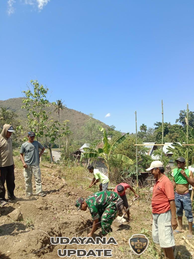 Semangat Gotong Royong, Babinsa Kempo Dampingi Pembangunan TPQ