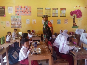 Program Makan Bergizi Gratis di Sape Digenjot, 3.200 Paket Diedarkan untuk Pelajar