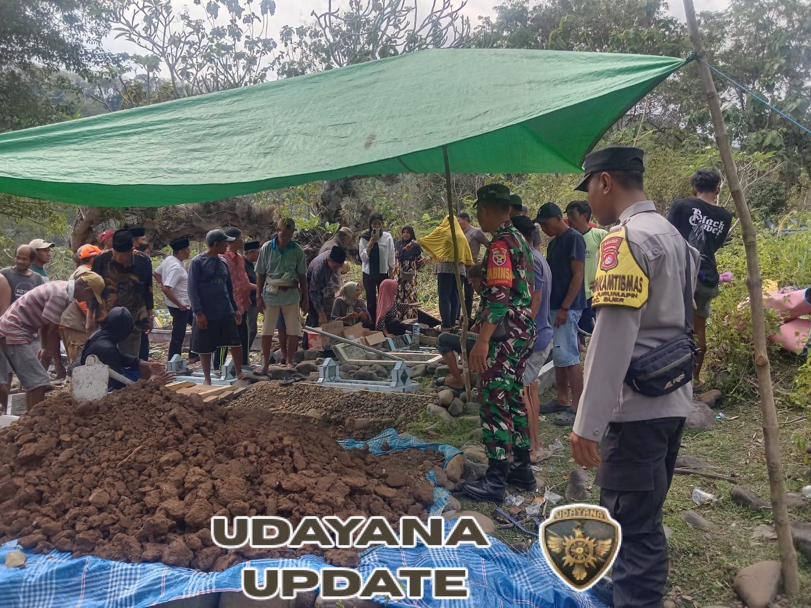 Babinsa Desa Jurumapin Koramil 1607-04/Alas Hadiri Prosesi Pemakaman Warga Binaan