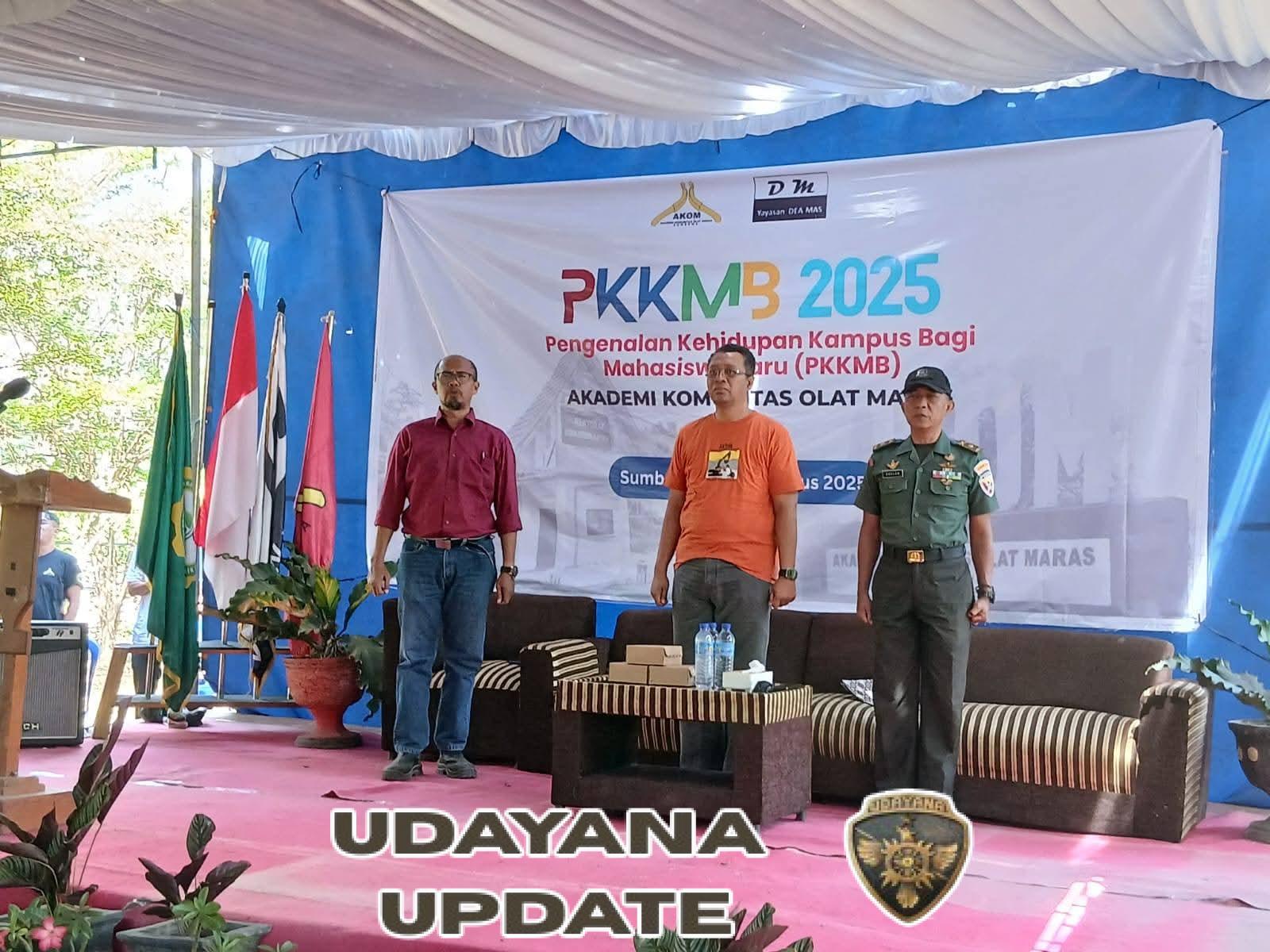 Kasdim 1607/Sumbawa Sampaikan Materi Bela Negara pada PKKMB AKOM Tahun Akademik 2025–2026