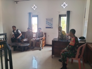 ​Tingkatkan Kualitas Pariwisata Lokal, Babinsa Umejro Aktif Terlibat Penertiban Usaha di Desa Umejro