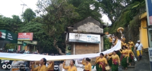 Rekayasa Arus Lalu Lintas, Babinsa Ubud Pastikan Prosesi Melasti Berjalan Lancar