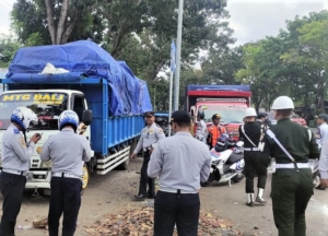 Babinsa bersama Personel Gabungan Upaya Tingkatkan Keamanan dan Keselamatan Lalu Lintas Kota Denpasar