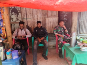 TNI Hadir di Tengah Rakyat: Babinsa Wolowaru Dengarkan Aspirasi Warga Desa Binaan