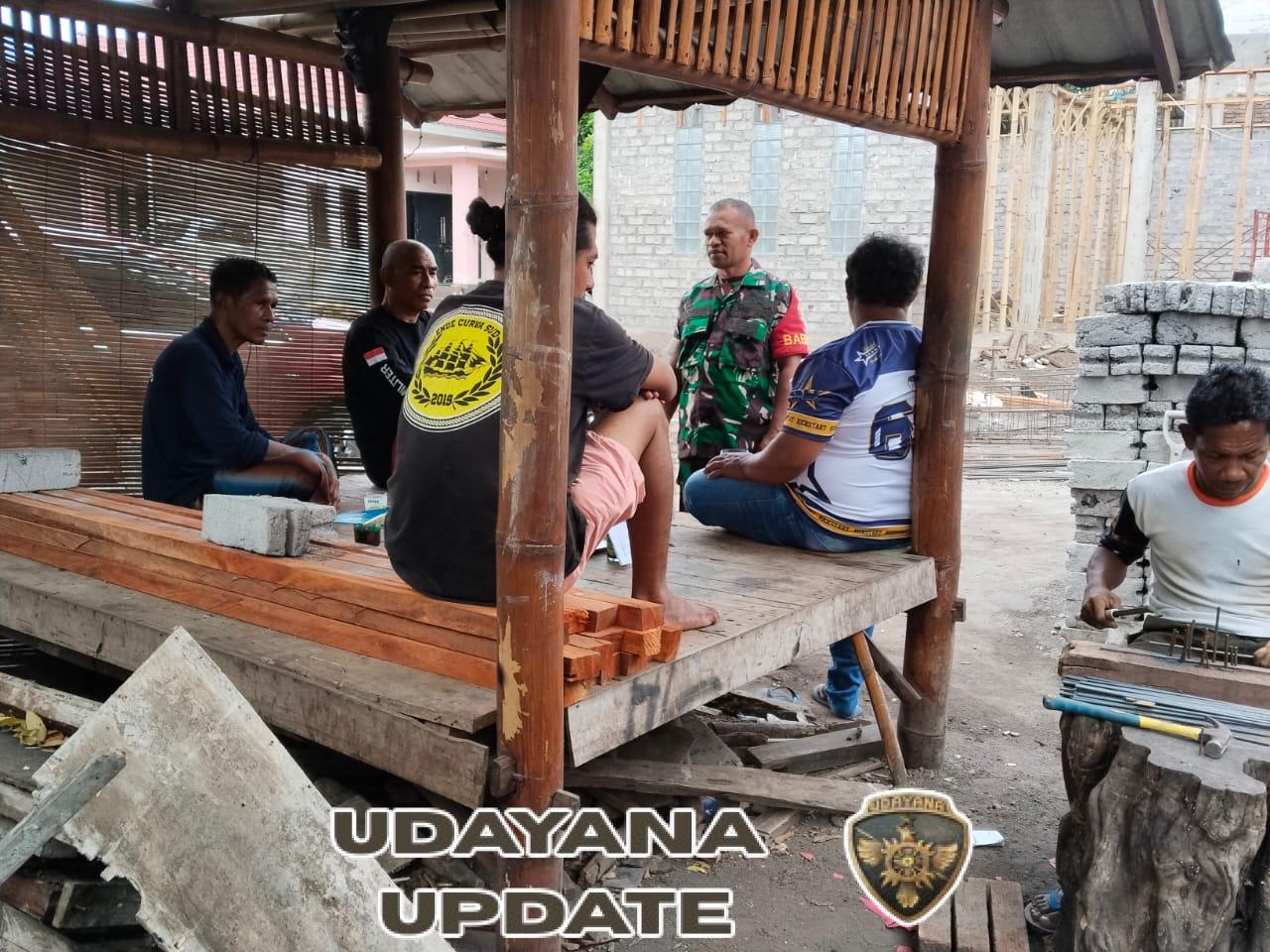 Monitoring Keamanan Wilayah, Babinsa Ende Beri Himbauan Peduli Lingkungan