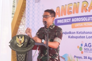 Babinsa Wewewa Tengah Amankan Antrian BBM di SPBU Gollu Sapi