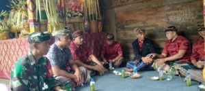 Babinsa Tamanbali Pererat Silaturahmi Lewat Kehadiran di Acara Pernikahan Warga