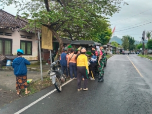 Turun Langsung Ke Wilayah, Koramil Klungkung Gelar Gerakan Pangan Murah Beras SPHP