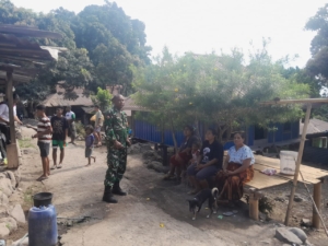 Tingkatkan Kemanunggalan, Babinsa Kodim 1602/Ende Sambangi Warga Kotabaru