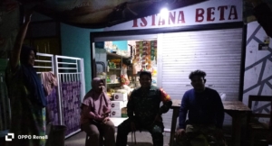 Babinsa Koramil 1628-02/Sekongkang Intensifkan Patroli Malam Jaga Keamanan Wilayah