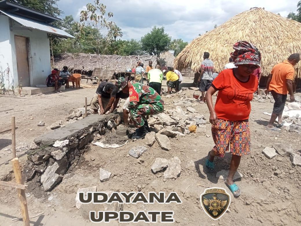 Di Tengah Terik Matahari, Babinsa dan Warga Satukan Tenaga