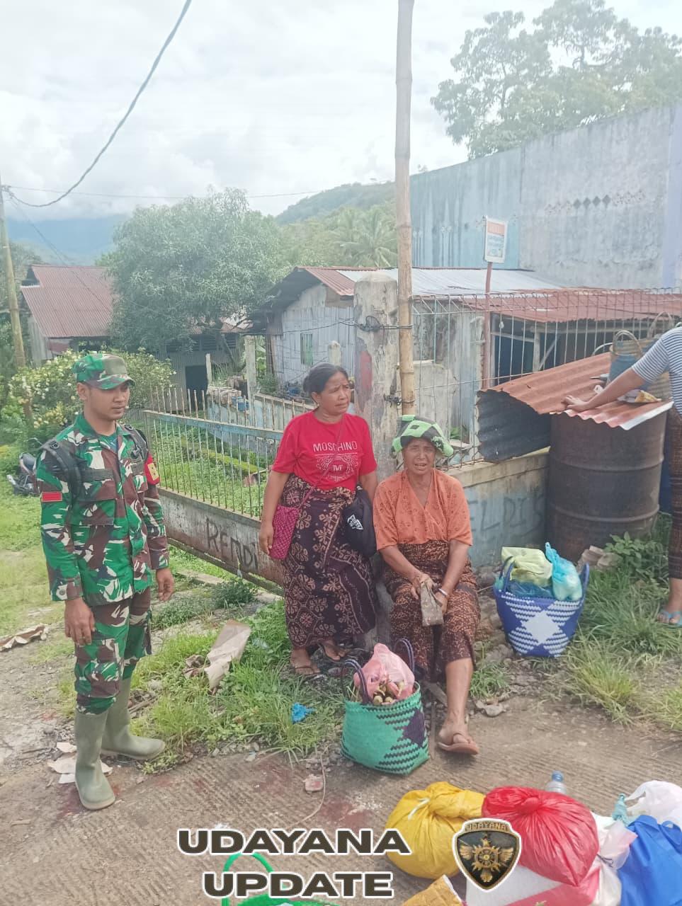 Babinsa Kodim 1602/Ende Tingkatkan Kamtibmas Melalui Gotong Royong dan Komsos di Desa Mautenda Barat