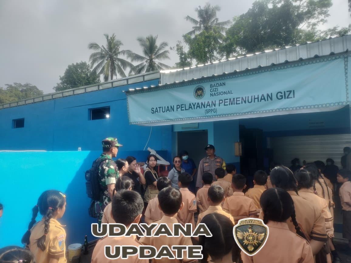 Sebagai Wujud Pendampingan, Babinsa Cempaga Dampingi Uji Coba Demo Masak 150 Paket MBG di SPPG Mitra Alota Agung Bali