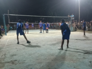 Babinsa Koramil 1621-04/Amanatun Utara Laksanakan Monitoring dan Pengamanan Turnamen Bola Volly