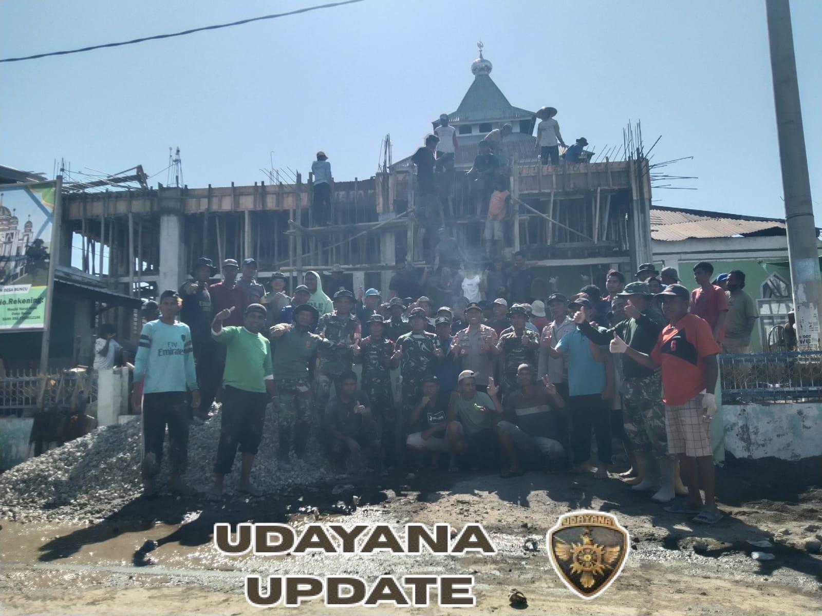 Gotong Royong Pengecoran Masjid Nurul Iman Buncu, Wujud Kebersamaan TNI dan Warga