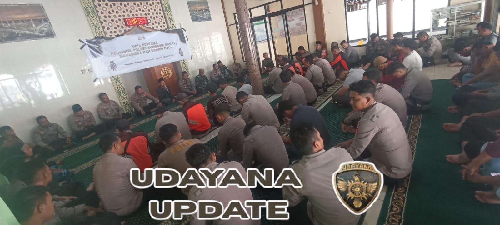 TNI-Polri dan Mahasiswa Serta Driver Ojek Gelar Doa Bersama di Polres Sumbawa Barat