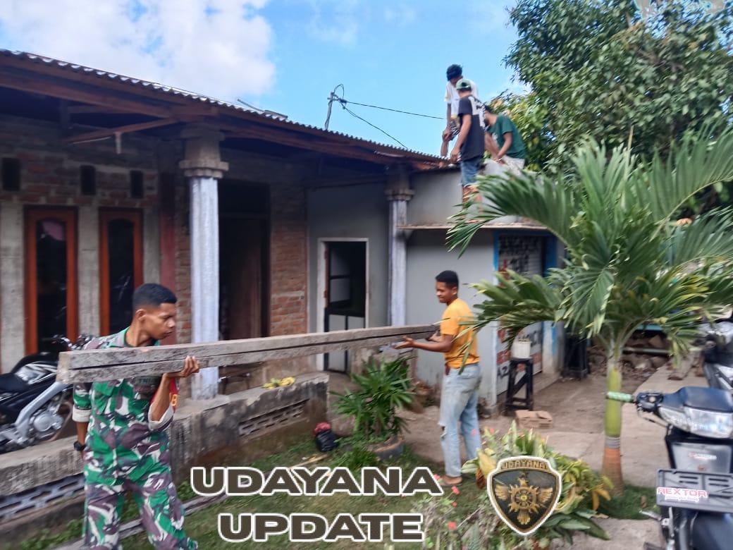 Babinsa Gotong Royong Bersama Masyarakat Desa Horowura