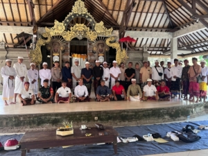 Babinsa Koramil Banjarangkan Hadiri Rapat Kesiapan Karya Pengusabhan Jagat Pura Agung Kentel Gumi