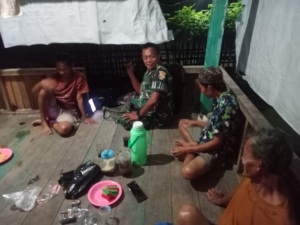 Babinsa Koramil Poto Tano Gelar Patroli Wilayah Jaga Kondusifitas