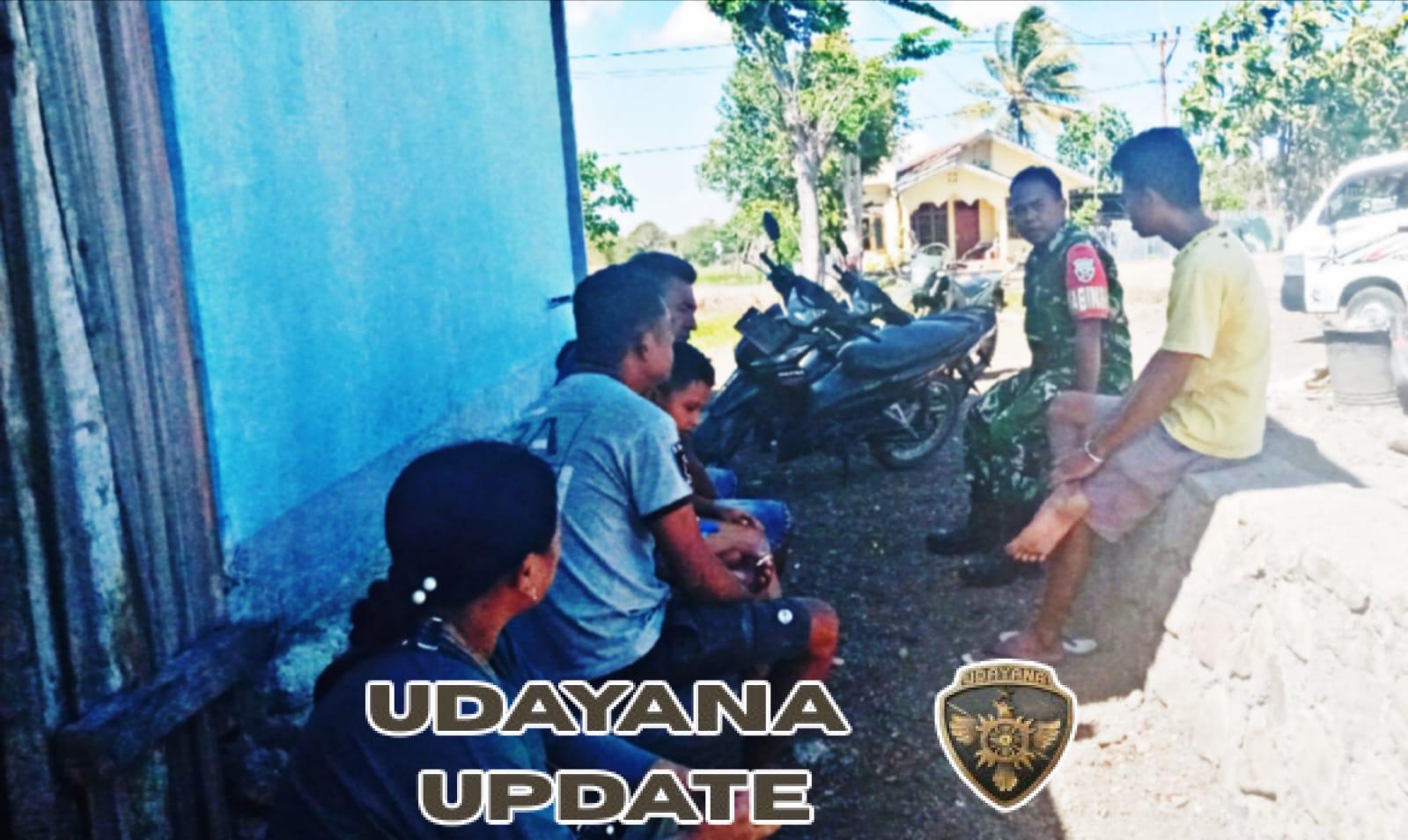 Tingkatkan Kemanunggalan TNI-Rakyat, Babinsa Gelar Komsos di TTU