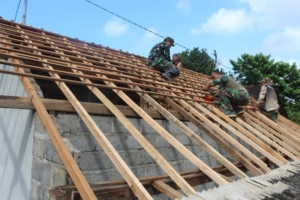 Perbekel dan Kadus Batuan Kawal Langsung Proyek RTLH TMMD, Bukti Kepedulian untuk Warga