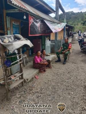 Babinsa Desa Welamosa Tunjukkan Peran Aktif dalam Pemantauan Keamanan Wilayah