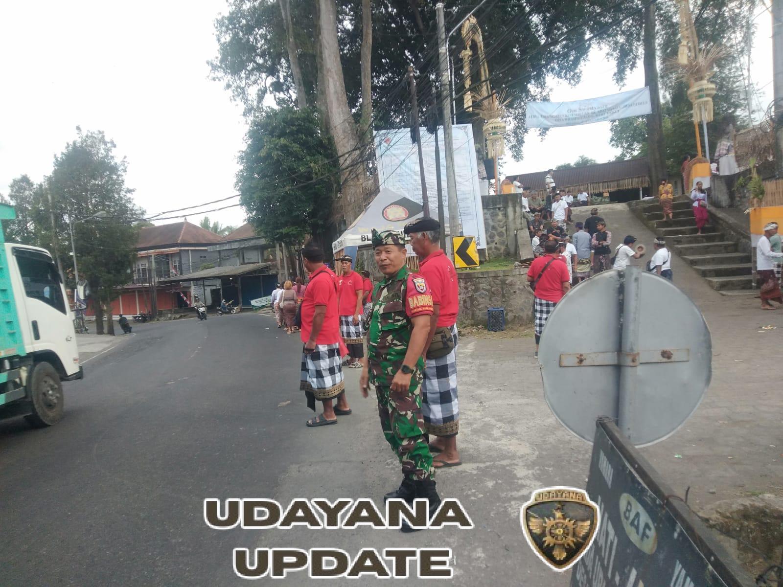 Kehadiran Babinsa Jadi Penopang Kelancaran Rangkaian Upacara Adat di Bedulu