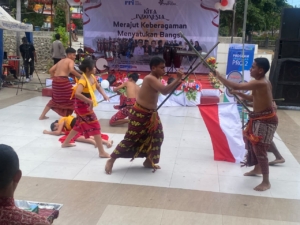 Kemeriahan Rangkaian Kegiatan Variety Show Bertajuk Kita Indonesia Turut Dihadiri Dansatgas Yonif 741/GN