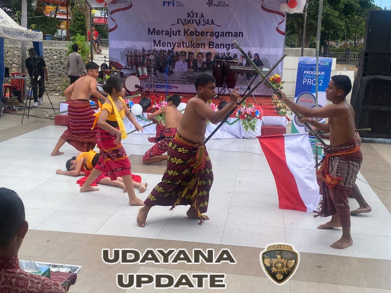 Kemeriahan Rangkaian Kegiatan Variety Show Bertajuk Kita Indonesia Turut Dihadiri Dansatgas Yonif 741/GN