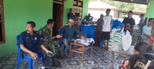 Kodim 1601/Sumba Timur Melalui Babinsa Karera Kawal Distribusi Beras CPP