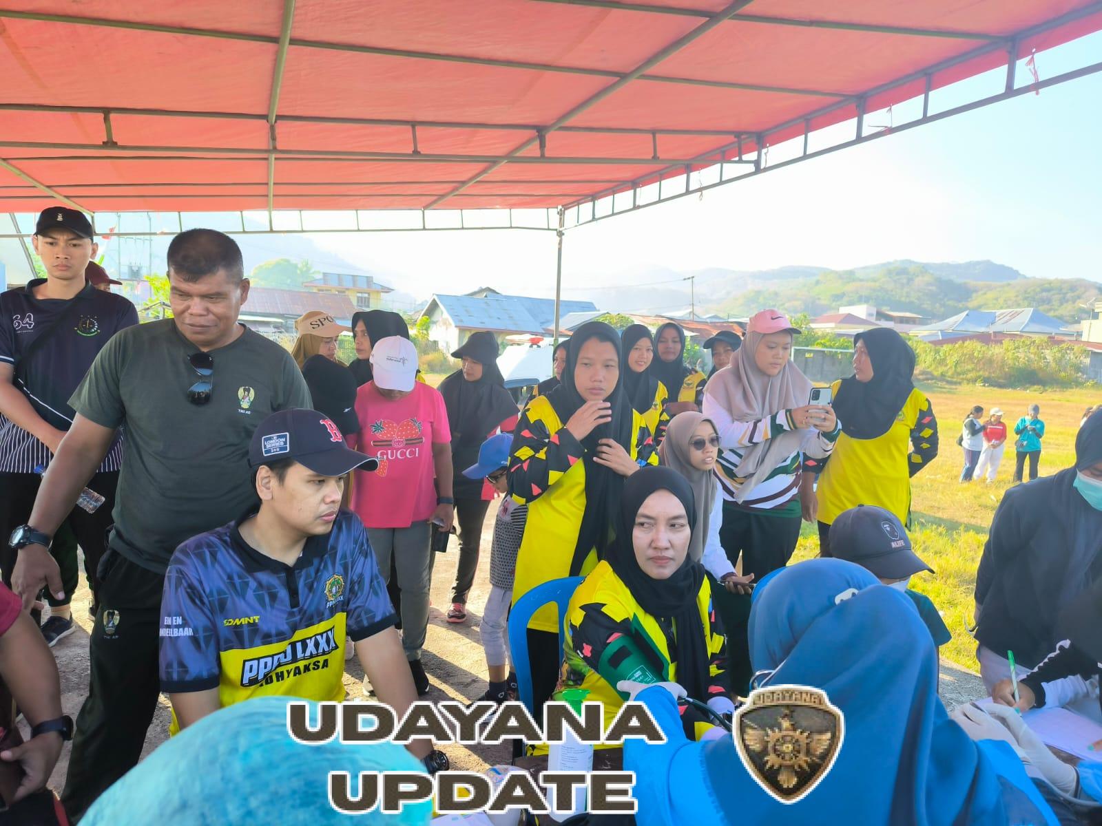 HUT RI ke-80 Makin Semarak, Babinsa Koramil 1612-03/Reo & Persit Ajak Warga Sehat Bersama