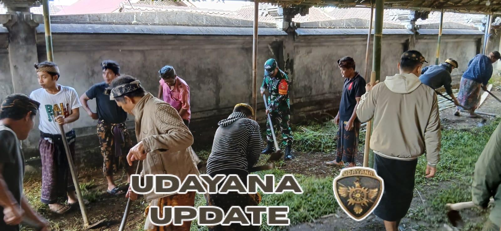 Pererat Tali Silaturahmi, Babinsa Kayubihi dan Warga Laksanakan Gotong Royong di Pura Puseh Banjar Adat Kayang