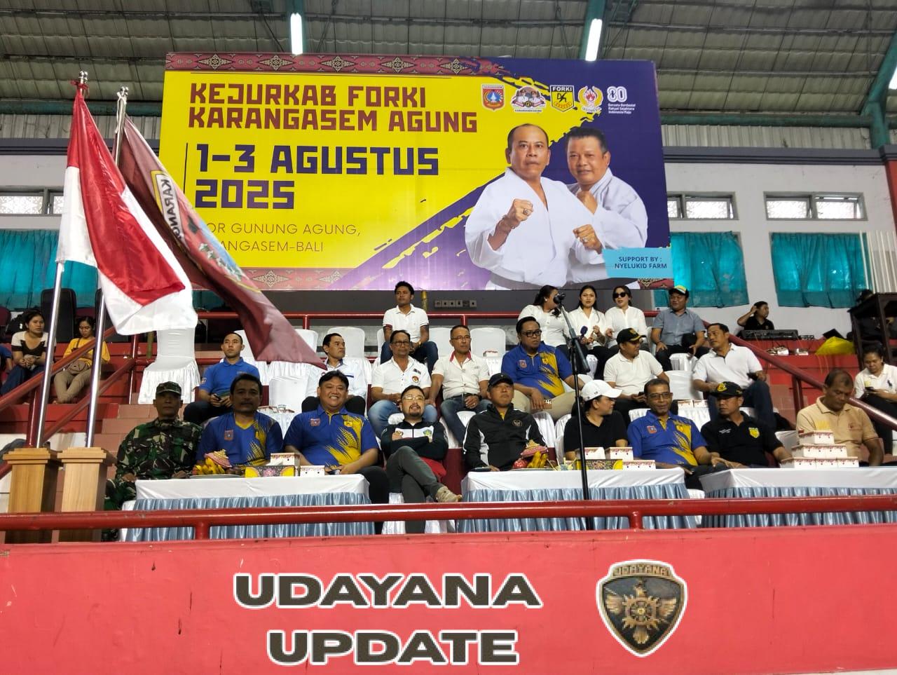 Tingkatkan sinergitas TNI dan pengurus Forki, Pasiinteldim 1623/Karangasem hadiri Pembukaan Kejurkab Forki Karangasem