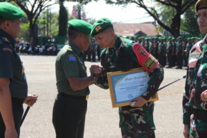 Brigjen TNI Xavier dan Kolonel Hendro Serahkan Piagam Penghargaan Apresiasi