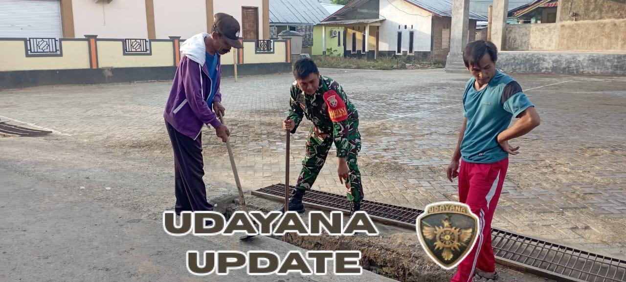 Semangat Kebersamaan, Warga Dusun Seminar Bersihkan Selokan Masjid Al-Ikhlas