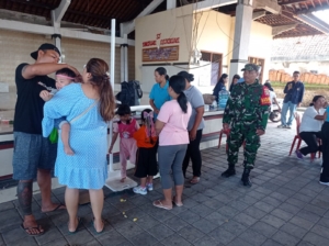 Beri Pendampingan Posyandu Balita, Babinsa Sampalan Tengah  Pastikan Balita Di Wilayah Binaan Selalu Sehat