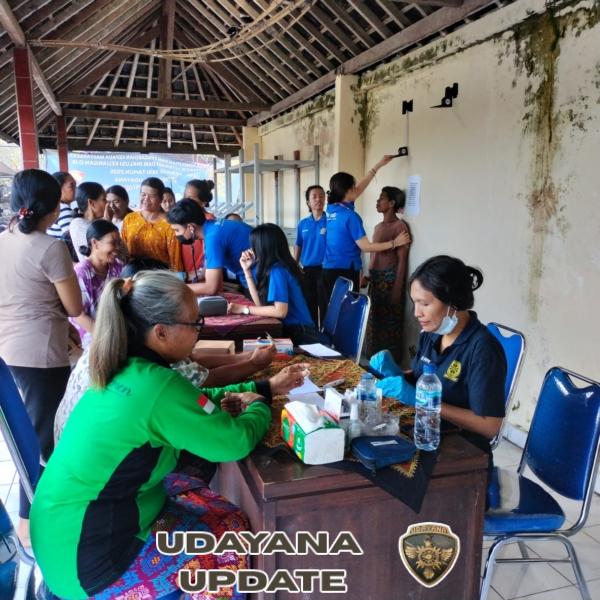 Gelar Yankes Dan Bersih Lingkungan, Serda Wasista Ungkap Wujud Nyata Kepedulian Mahasiswa KKN Unud Kepada Masyarakat selisihan