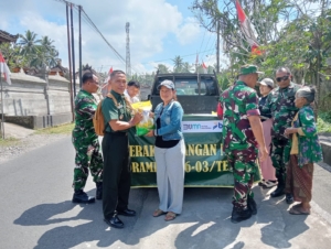 Sinergi TNI dengan Rakyat, Danramil 03/Tembuku Kawal Langsung Pelaksanaan Gerakan Pangan Murah