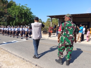 Gerak Jalan Pelajar Sabu Timur Meriahkan HUT Kemerdekaan
