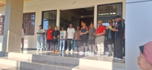 Rayakan Kemerdekaan, Prajurit Kodim Ngada Hadiri Olahraga Bersama di Halaman Kantor Bupati