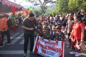 Dandim 1622/Alor Apresiasi Antusias Warga pada Pawai Karnaval HUT RI di Alor