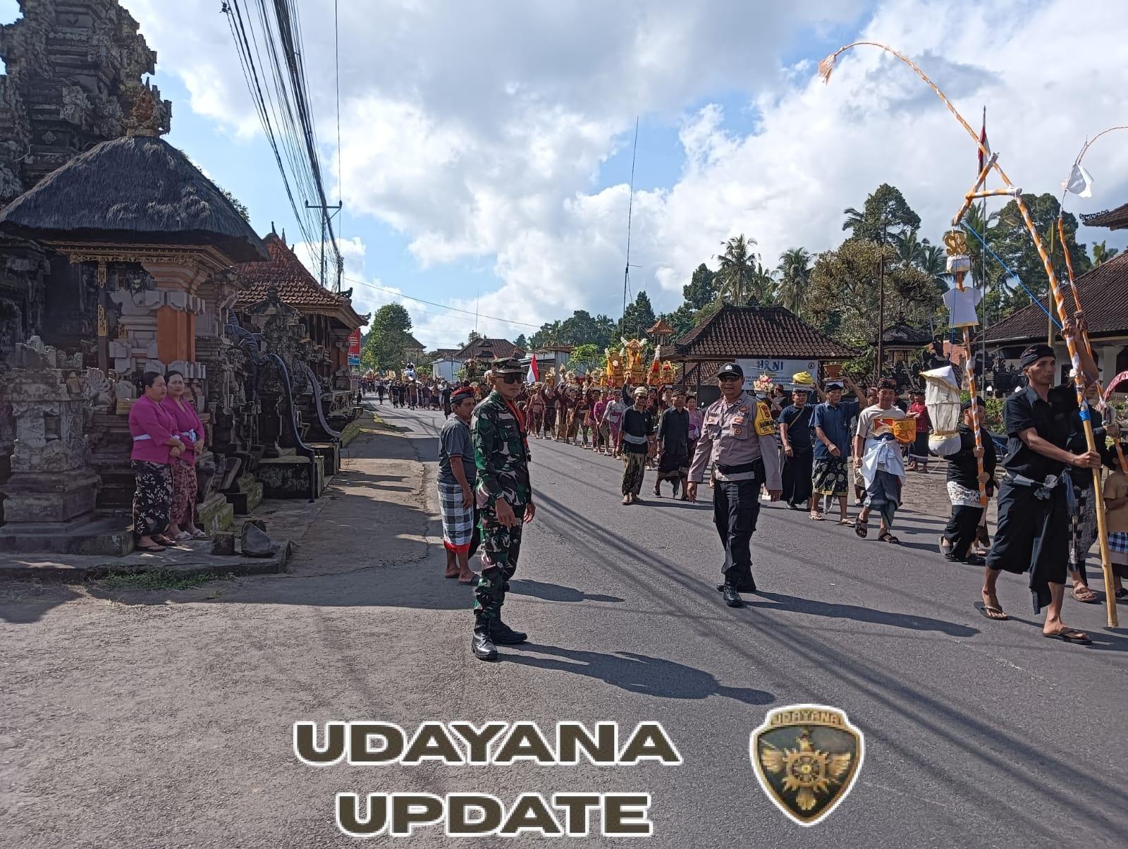 Sinergi TNI dengan Masyarakat, Babinsa Sidembunut Amankan Upacara Adat