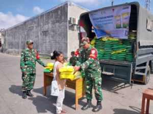 Kodim 1625/Ngada Hadirkan Pangan Murah: Warga Serbu Terminal Bajawa